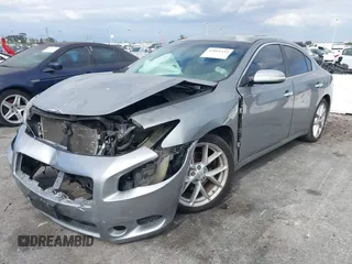 2009 Nissan Maxima SV z VIN 1N4AA51EX9C803098, wystawiony jako IAAI lot #42061535 z przebiegiem 140 576 mil mil oraz . Historia ofert i sprzedaży dostępna na DreamBid. Obrazek 17.