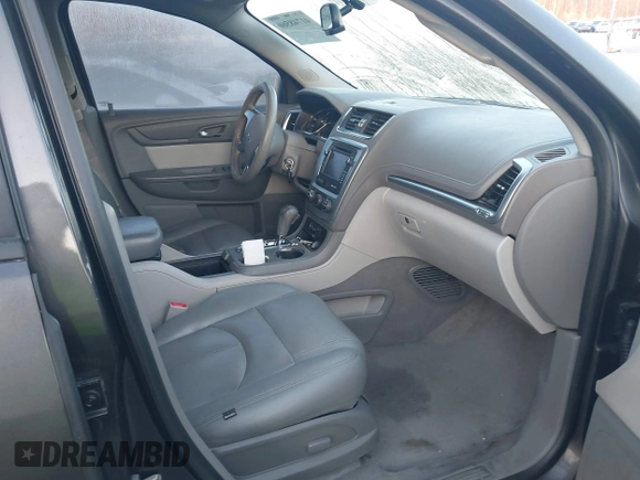 2014 GMC Acadia SLE with VIN 1GKKRPKD3EJ224571, listed as a IAAI auction lot 41748560 with 186,850 mi miles. Bid and sale history available at carsss.com. Image 5.