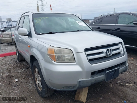 2008 Honda Pilot SE with VIN 5FNYF283X8B020295, listed as a IAAI auction lot 41737578 with 210,998 mi miles. Bid and sale history available at carsss.com. Image 1.