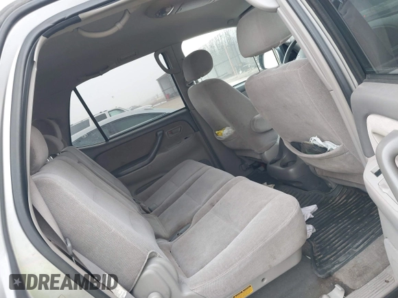 2003 Toyota Sequoia SR5 with VIN 5TDZT34A03S200882, listed as a IAAI auction lot 41664909 with 221,882 mi miles. Bid and sale history available at carsss.com. Image 8.