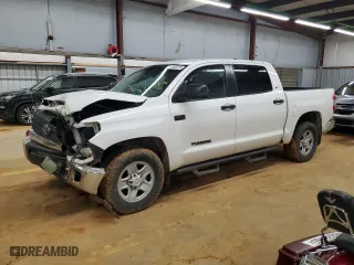 2020 Toyota Tundra 4WD SR5 with VIN 5TFDY5F18LX870677, listed as a Copart auction lot 45102275 with NaN miles and Salvage Title. Bid and sale history available at carsss.com. Image 1.