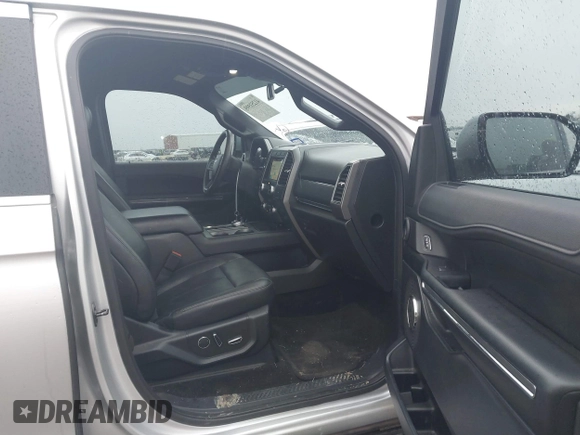 2018 Ford Expedition XLT with VIN 1FMJU1HT5JEA22248, listed as a IAAI auction lot 41253595 with 56,587 mi miles. Bid and sale history available at carsss.com. Image 5.