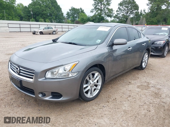2014 Nissan Maxima S z VIN 1N4AA5AP7EC463582, wystawiony jako IAAI lot #42194403 z przebiegiem 153 719 mil mil oraz . Historia ofert i sprzedaży dostępna na DreamBid. Obrazek 2.