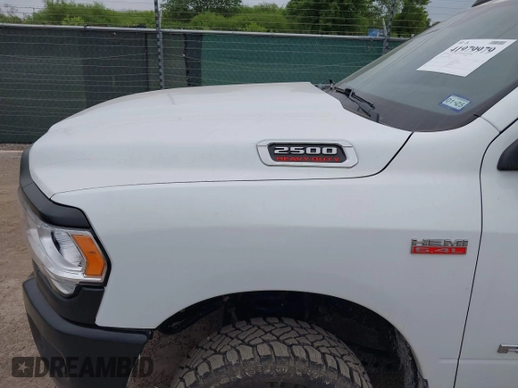2022 Ram 2500 Tradesman z VIN 3C6UR5HJ4NG354406, wystawiony jako IAAI lot #41979979 z przebiegiem 79 649 mil mil oraz . Historia ofert i sprzedaży dostępna na DreamBid. Obrazek 6.