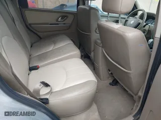 2005 Mercury Mariner Luxury with VIN 4M2CU57145DJ22822, listed as a IAAI auction lot 41932692 with 167,263 mi miles. Bid and sale history available at carsss.com. Image 8.
