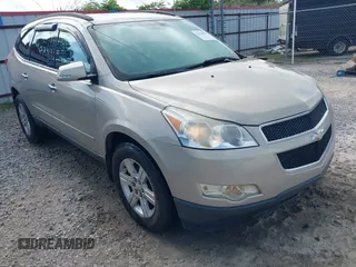 2012 Chevrolet Traverse 1LT z VIN 1GNKRGEDXCJ154966, wystawiony jako IAAI lot #42126082 z przebiegiem 85 835 mil mil oraz . Historia ofert i sprzedaży dostępna na DreamBid. Obrazek 1.
