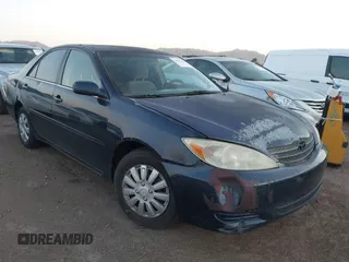 2004 Toyota Camry LE with VIN 4T1BE32K54U260916, listed as a IAAI auction lot 42052542 with 260,721 mi miles and . Bid and sale history available at carsss.com. Image 1.