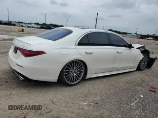2022 Mercedes-Benz S 500 with VIN W1K6G6DBXNA166392, listed as a Copart auction lot 55101565 with 19,276 mi miles and Clean Title. Bid and sale history available at DreamBid. Image 3.