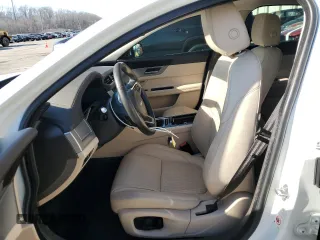 2018 Jaguar XF 30t Prestige with VIN SAJBK4GX4JCY73331, listed as a Copart auction lot 43069184 with 17,046 mi miles. Bid and sale history available at carsss.com. Image 7.
