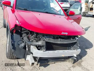 2021 Jeep Compass Latitude with VIN 3C4NJDBB4MT534538, listed as a IAAI auction lot 41817234 with 35,107 mi miles and . Bid and sale history available at DreamBid. Image 6.