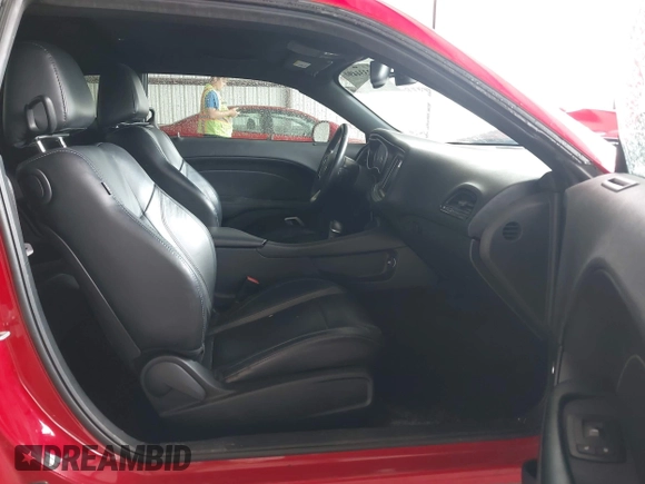 2016 Dodge Challenger SXT Plus z VIN 2C3CDZAG3GH114117, wystawiony jako IAAI lot #42334494 z przebiegiem 131 667 mil mil oraz . Historia ofert i sprzedaży dostępna na DreamBid. Obrazek 5.