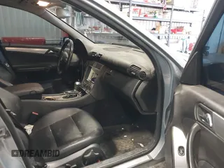 2005 Mercedes-Benz C 230 Kompressor с VIN WDBRF40J25F662008, выставлен на аукционе IAAI как лот 42539947 с пробегом 182 727 миль миль и . История ставок и продаж доступна на DreamBid. Изображение 5.