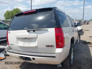 2013 GMC Yukon SLT with VIN 1GKS1CE0XDR276496, listed as a IAAI auction lot 42036042 with 157,047 mi miles. Bid and sale history available at carsss.com. Image 4.