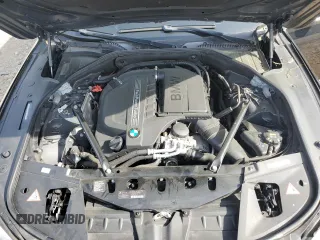 2015 BMW 7 Series 740i z VIN WBAYA6C56FGK16684, wystawiony jako Copart lot #55774275 z przebiegiem 85 281 mil mil oraz Szkoda całkowita • Salvage title. Historia ofert i sprzedaży dostępna na DreamBid. Obrazek 11.