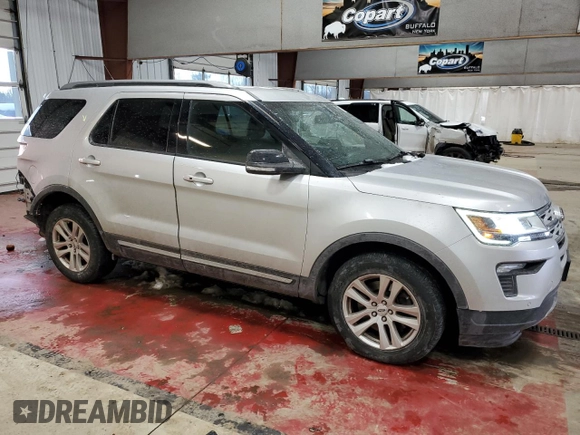 2018 Ford Explorer XLT with VIN 1FM5K8D87JGC82883, listed as a Copart auction lot 87643385 with 61,656 mi miles and Salvage Title. Bid and sale history available at carsss.com. Image 4.