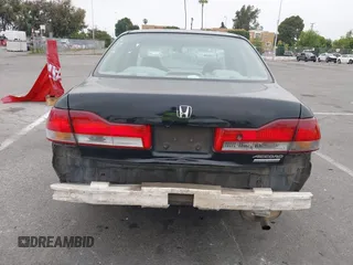 2002 Honda Accord SE z VIN 1HGCG66822A165832, wystawiony jako IAAI lot #42438400 z przebiegiem 252 564 mil mil oraz . Historia ofert i sprzedaży dostępna na DreamBid. Obrazek 6.
