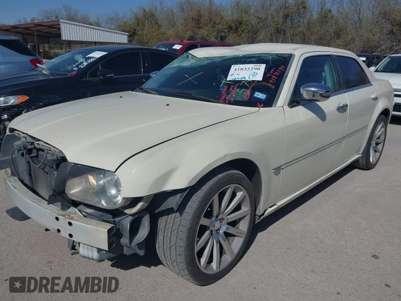 2005 Chrysler 300 with VIN 2C3JA63H55H575644, listed as a IAAI auction lot 41832290 with 184,108 mi miles. Bid and sale history available at carsss.com. Image 2.