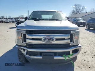 2017 Ford F-350 Platinum with VIN 1FT8W3B68HEB95946, listed as a Copart auction lot 46710265 with 180,914 mi miles and Salvage title. Bid and sale history available at DreamBid. Image 5.
