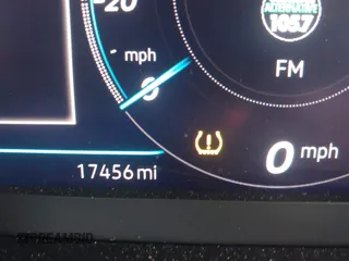 2023 Volkswagen Jetta GLI Autobahn z VIN 3VW2T7BU2PM054137, wystawiony jako IAAI lot #42029063 z przebiegiem 17 456 mil mil oraz . Historia ofert i sprzedaży dostępna na DreamBid. Obrazek 16.