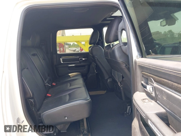 2016 Ram 2500 z VIN 3C6UR5PJ5GG332810, wystawiony jako IAAI lot #42402626 z przebiegiem 220 265 mil mil oraz . Historia ofert i sprzedaży dostępna na DreamBid. Obrazek 8.