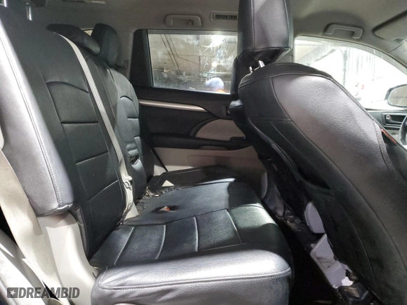 2015 Toyota Highlander LE with VIN 5TDBKRFH2FS085451, listed as a Copart auction lot 46867025 with 201,633 mi miles and Salvage Title. Bid and sale history available at carsss.com. Image 11.