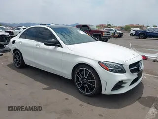 2019 Mercedes-Benz C 300 z VIN 55SWF8EBXKU306059, wystawiony jako IAAI lot #42760067 z przebiegiem 21 034 mil mil oraz . Historia ofert i sprzedaży dostępna na DreamBid. Obrazek 1.