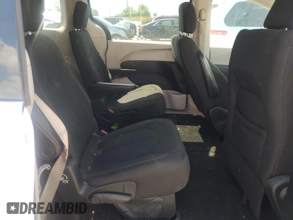 2018 Chrysler Pacifica Touring with VIN 2C4RC1DG9JR130510, listed as a Copart auction lot 63983325 with 201,474 mi miles and Clean title. Bid and sale history available at DreamBid. Image 11.