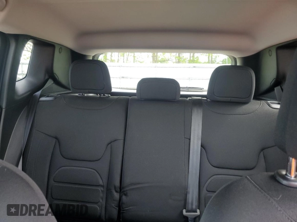 2021 Jeep Renegade Islander with VIN ZACNJDBB0MPM32819, listed as a Copart auction lot 57473315 with 5,370 mi miles and Salvage title. Bid and sale history available at DreamBid. Image 10.