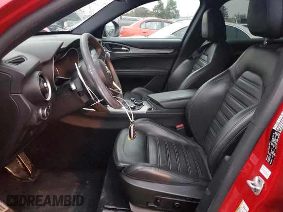 2019 Alfa Romeo Stelvio Ti Lusso z VIN ZASPAKBN8K7C30855, wystawiony jako Copart lot #85011394 z przebiegiem 65 100 mil mil oraz Szkoda całkowita • Salvage title. Historia ofert i sprzedaży dostępna na DreamBid. Obrazek 7.