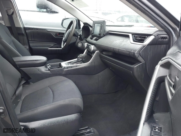 2020 Toyota RAV4 LE with VIN 2T3F1RFV8LC063346, listed as a IAAI auction lot 41850240 with 83,237 mi miles. Bid and sale history available at carsss.com. Image 5.
