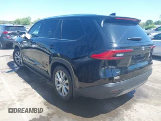 2024 Toyota Highlander XLE z VIN 5TDAAAB51RS058547, wystawiony jako IAAI lot #41967637 z przebiegiem 13 191 mil mil oraz . Historia ofert i sprzedaży dostępna na DreamBid. Obrazek 3.