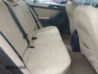 2012 Volkswagen Jetta SE z VIN 3VWDP7AJXCM104958, wystawiony jako IAAI lot #42231862 z przebiegiem 158 248 mil mil oraz . Historia ofert i sprzedaży dostępna na DreamBid. Obrazek 8.
