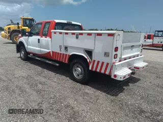 2016 Ford F-250 XL with VIN 1FD7X2B64GEC87424, listed as a IAAI auction lot 42014960 with 557,866 mi miles and . Bid and sale history available at DreamBid. Image 3.