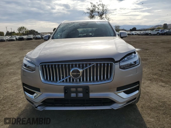2023 Volvo XC90 Ultimate Bright Theme with VIN YV4H60CA8P1918117, listed as a Copart auction lot 81388674 with 27,036 mi miles and Salvage title. Bid and sale history available at DreamBid. Image 5.