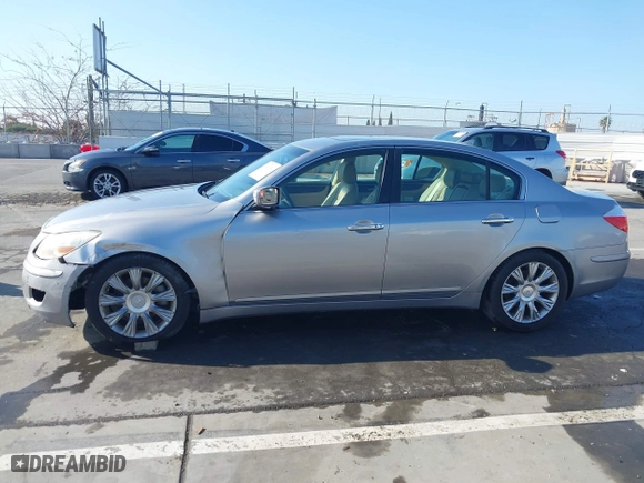2009 Hyundai Genesis with VIN KMHGC46E59U046506, listed as a IAAI auction lot 41990191 with 86,791 mi miles. Bid and sale history available at carsss.com. Image 14.