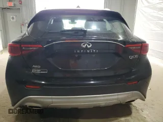 2018 Infiniti QX30 Essential z VIN SJKCH5CR7JA057432, wystawiony jako Copart lot #57773095 z przebiegiem 94 839 mil mil oraz Tytuł czysty. Historia ofert i sprzedaży dostępna na DreamBid. Obrazek 6.