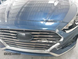 2018 Hyundai Sonata SEL with VIN 5NPE34AF2JH643218, listed as a IAAI auction lot 42139668 with 183,371 mi miles and . Bid and sale history available at carsss.com. Image 17.