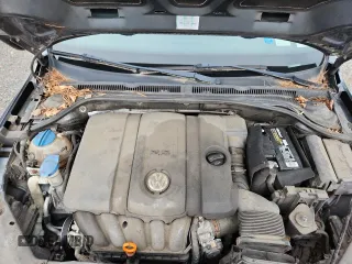 2011 Volkswagen Jetta SE with VIN 3VWDZ7AJ7BM318475, listed as a Copart auction lot 63148335 with 125,266 mi miles and Clean title. Bid and sale history available at DreamBid. Image 11.