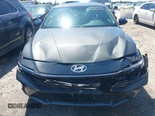 2025 Hyundai Elantra SEL Sport z VIN KMHLM4DG9SU909488, wystawiony jako IAAI lot #41990547 z przebiegiem 2 825 mil mil oraz . Historia ofert i sprzedaży dostępna na DreamBid. Obrazek 12.