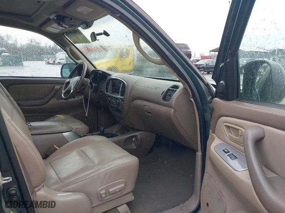 2001 Toyota Sequoia Limited with VIN 5TDBT48A01S046351, listed as a IAAI auction lot 41681033 with 243,974 mi miles. Bid and sale history available at carsss.com. Image 5.