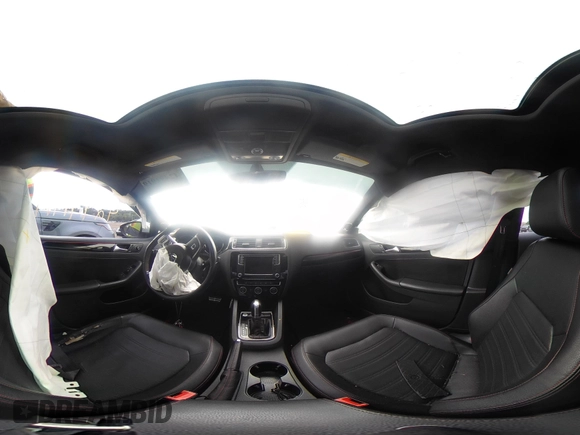 2017 Volkswagen Jetta GLI z VIN 3VW4T7AJ8HM349440, wystawiony jako IAAI lot #42491919 z przebiegiem 141 764 mil mil oraz . Historia ofert i sprzedaży dostępna na DreamBid. Obrazek 19.