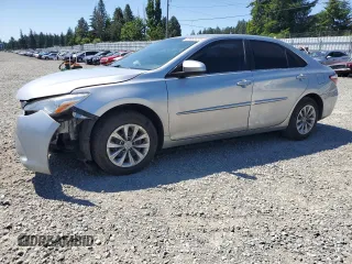 2017 Toyota Camry XLE z VIN 4T1BF1FK1HU621978, wystawiony jako Copart lot #58665325 z przebiegiem 99 364 mil mil oraz Szkoda całkowita • Salvage title. Historia ofert i sprzedaży dostępna na DreamBid. Obrazek 1.