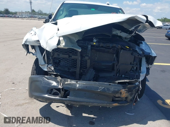 2022 Ram 1500 Tradesman z VIN 3C6JR6DG1NG300872, wystawiony jako IAAI lot #42255745 z przebiegiem 30 727 mil mil oraz . Historia ofert i sprzedaży dostępna na DreamBid. Obrazek 6.