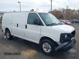 2017 GMC Savana Cargo Van with VIN 1GTW7AFF8H1130346, listed as a IAAI auction lot 40884442 with 146,914 mi miles. Bid and sale history available at carsss.com. Image 1.