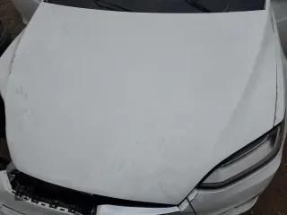 2016 Tesla Model X 70D z VIN 5YJXCBE25GF016928, wystawiony jako Copart lot #83615564 z przebiegiem Nie podano mil oraz Szkoda całkowita • Salvage title. Historia ofert i sprzedaży dostępna na DreamBid. Obrazek 14.