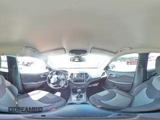 2017 Jeep Cherokee Altitude z VIN 1C4PJLAS3HW541226, wystawiony jako Copart lot #61276275 z przebiegiem 117 934 mil mil oraz Szkoda całkowita • Salvage title. Historia ofert i sprzedaży dostępna na DreamBid. Obrazek 14.