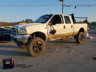 2003 Ford Super Duty F-250 XL with VIN 1FTNW21F73EA98888, listed as a Copart auction lot 82764724 with 300,103 mi miles and Salvage Title. Bid and sale history available at carsss.com. Image 1.