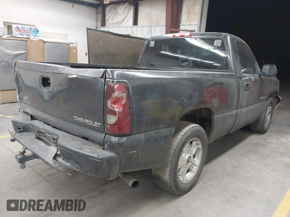 2004 Chevrolet Silverado 1500 Work Truck with VIN 1GCEC14X24Z263232, listed as a IAAI auction lot 41720611 with 272,921 mi miles. Bid and sale history available at carsss.com. Image 4.