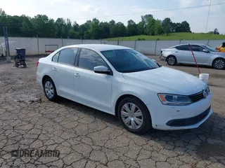 2011 Volkswagen Jetta SE z VIN 3VWDX7AJ5BM321946, wystawiony jako IAAI lot #42178181 z przebiegiem 149 945 mil mil oraz . Historia ofert i sprzedaży dostępna na DreamBid. Obrazek 1.