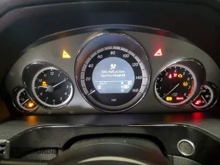 2011 Mercedes-Benz E 350 Luxury z VIN WDDHF8HB4BA355794, wystawiony jako Copart lot #55311855 z przebiegiem 120 843 mil mil oraz Szkoda całkowita • Salvage title. Historia ofert i sprzedaży dostępna na DreamBid. Obrazek 9.